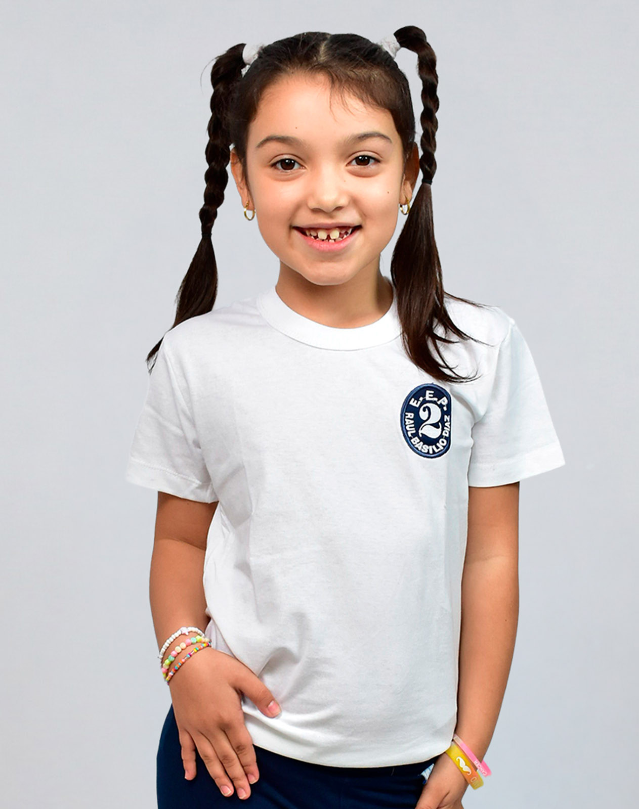 Remera Manga Corta Escuela Raúl Basilio Díaz con Bordado Oficial